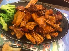 支竹豆干红焖肉套餐-横琴湾畔餐厅(长隆海洋王国白鲸剧场店)
