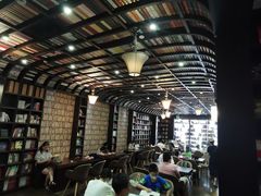 -钟书阁(松江泰晤士小镇店)