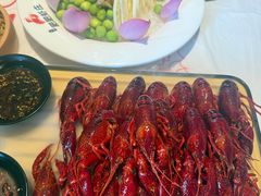 -肥肥虾庄·金牌油焖大虾(汉街SKP店)