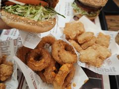 -The Habit Burger Grill 哈比特汉堡(世博店)