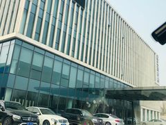 -奔驰北京极光星徽(四元桥店)