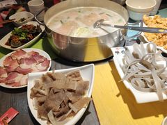 -四季喧黔味豆米火锅(万达广场店)