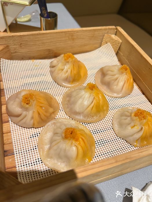 狮王府淮扬菜(新街口友谊店)蟹黄汤包图片