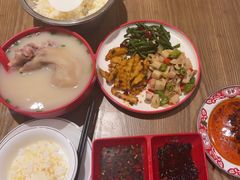 -张太婆老妈蹄花川菜馆·中华餐饮老字号(望平街店)