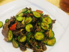脆瓜炒牛肉-霞海鸭仔饭店(海滨大道北店)