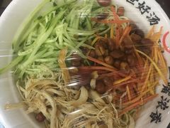 -牛一嘴·兰州牛肉面·大盘鸡(财富中心店)