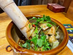 -老滇山寨•云南特色菜•地方菜•民族风情歌舞表演(金碧店)