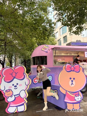 上海新天地甜心派对下午茶餐车好可爱啊！