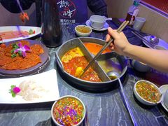 -热火朝天鲜切牛肉火锅(南强街巷店)
