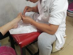 -郏芬芬扦脚服务部(新闸路店)