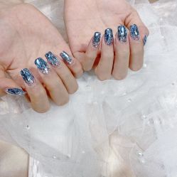 -花岐款式专研健康美甲沙龙