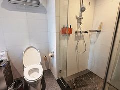 -桔子酒店(上海西藏北路地铁站店)