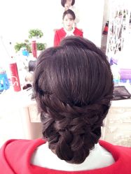 -红馆妆造(中央大街店)