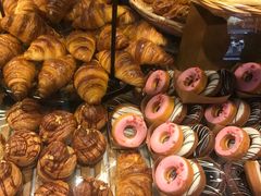 -巴黎贝甜(大宁国际商业广场店)