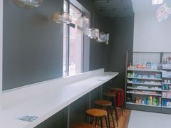 -全家便利店(洛川东路店)