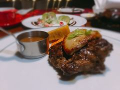 菲力牛排拼鹅肝-食间牛排(湖西路店)