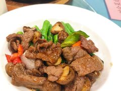 菜心炒草菇牛肉-六婶西关小厨(光塔路店)