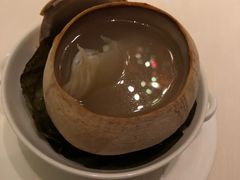 椰皇花胶炖鸡-天龙轩(香港丽思卡尔顿酒店)