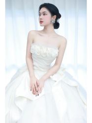 -Lady  Jane高端婚纱礼服馆
