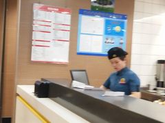 -麦当劳(轻轨曹杨路店)