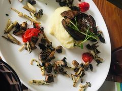 臻品扒牛脊配奶油土豆泥炒野山菌-Kitchen·Y洋厨房西餐厅(王府壹号店)