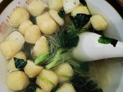 油豆腐粉丝汤-小姜锅贴(凤凰街店)