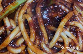 Sauce-Flavored Beef Stir-Fried Noodles