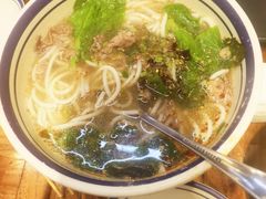 -云阿蛮云南生烫牛肉米线(奉贤路店)