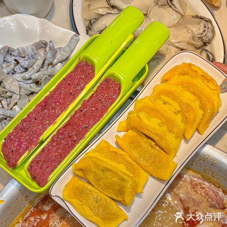 这家就在上邦，开了好几年，每天都有超多的食客在这排等候