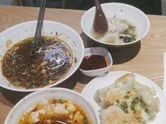 -三好食堂(煎饺·馄饨·肉饼米线·盛世广场店)