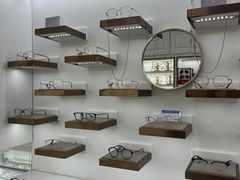 -翰佐蔡司小乐圆·依视路星趣控·暴龙眼镜折扣店
