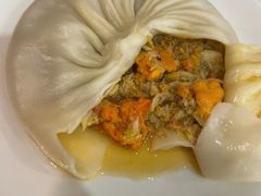 蟹黄汤包一笼-鸿运酒楼