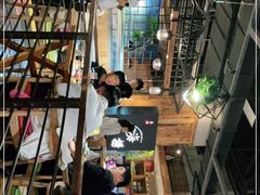 -洪氏嗨捞·广东猪肚鸡·椰子鸡火锅(西咸万象城店)
