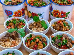 -犟一碗双椒鸡面(得意世界店)