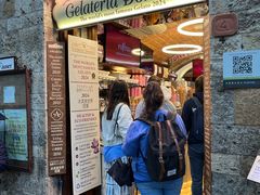 -Gelateria Dondoli