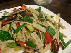 腊肉小山笋-吃货私房菜(丽江束河古镇店)