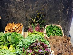 -忆江南·临江鱼馆