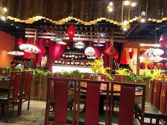 -老滇山寨•云南特色菜•地方菜•民族风情歌舞表演(金碧店)