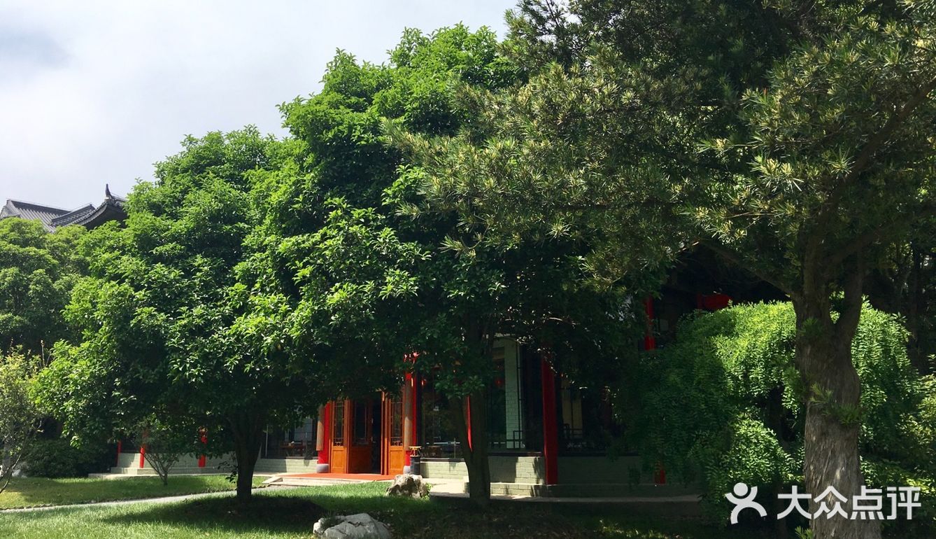 找个地方喝茶，要有人在画中游的感觉，马上就想到了迎宾