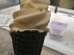 芝芝脆筒-喜茶(上海打浦桥日月光gelato lab+店)