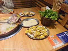 -洱火云南酸菜牛肉火锅(石景山当代商城店)