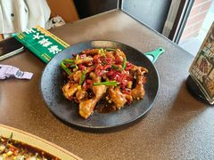 -曼听小寨海鲜烧烤·大连辣炒大王(盖州街店)