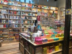 -猫的天空之城概念书店(杭州南宋御街店)