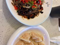 -巧克力渔家.小船海鲜胶东菜(三浴场店)