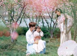 点击看大图 -十孕纪高端孕妇亲子摄影