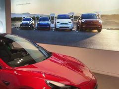 -TESLA 特斯拉(上海太古汇体验店)