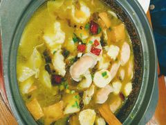 石锅酸菜鱼-周鱼小馆石锅酸菜鱼(活力汇店)