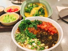 小锅米线-半山腰·云南菜(侨福芳草地店)
