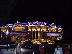 -布尔津河堤夜市