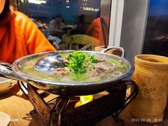 跷脚牛肉小锅-肖四女乐山跷脚牛肉(世博源店)